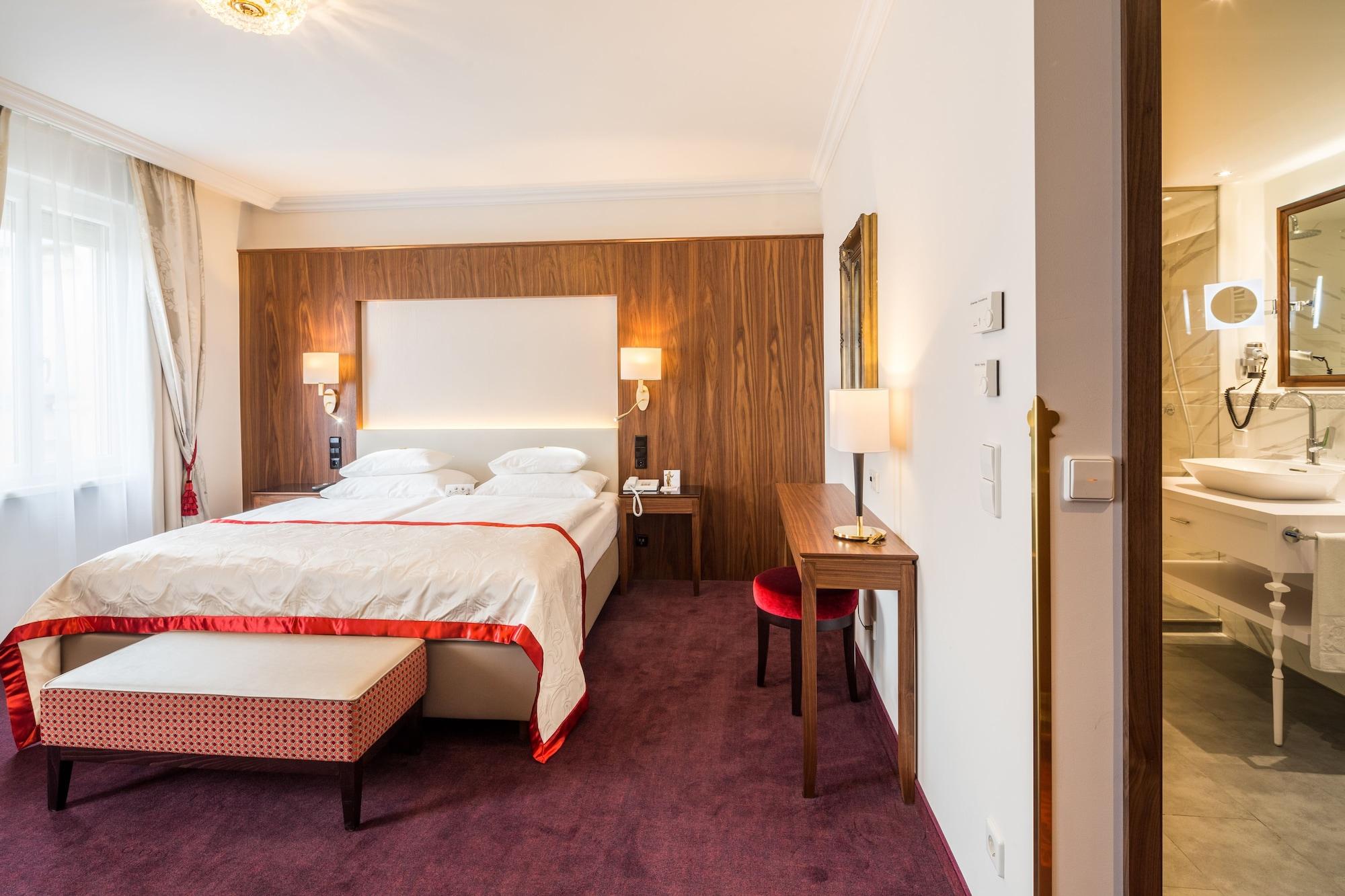 Stefanie Hotel 4*